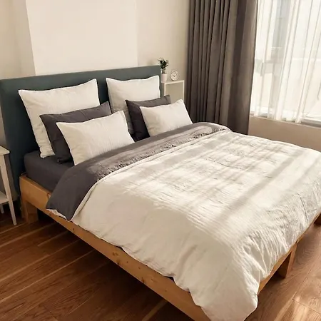 Sunny And Cozy In The Center With Free Parking Apartmán